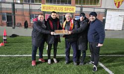 Onursal Başkan Hüsnü Sak’tan Tatlı İkramı