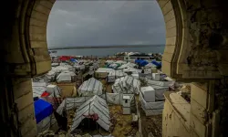 Acil ve kalıcı insani yardım şart: Gazze'de binlerce çadır sular altında!