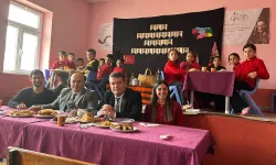 Ardanuç'un tek köy ilkokulunda 'yerli' coşku