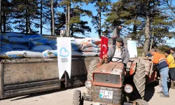 Balıkesir Sındırgılı depremzede çiftçiye hayvan yemi desteği