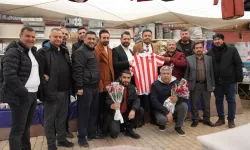 Başkan adayı Mustafa Çiçek'ten sosyete pazarı esnafına ziyaret