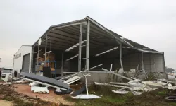 Bursa Nilüfer'de iki kaçak yapı daha yıkıldı