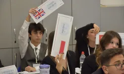 Bursa'da genç diplomatlar ÇEKMUN'da uluslararası gündemleri tartıştı