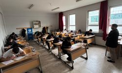 İnegöl'de yüzlerce öğrenci kıyasıya yarıştı