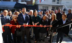 İzmir Karabağlar'da İleri Yaş Akademileri açıldı