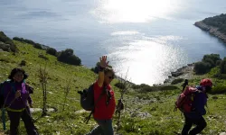 İzmir'de üniversitelilerden tarih ve doğa rotası