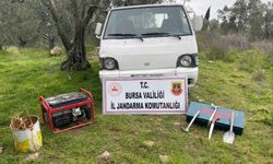 Bursa İznik'te jandarmadan ormanlık alanda kaçak kazıya suçüstü!