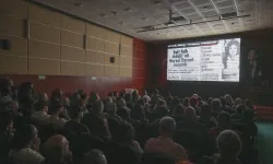 Mersin'de 'Biz Radyoyu Çok Sevdik' belgeseli büyük ilgi gördü