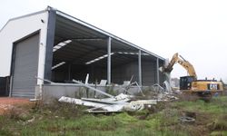 Bursa Nilüfer’de iki kaçak yapı daha yıkıldı