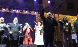 Bursa Nilüferliler 2026'yı Cumhuriyet Meydanı'nda karşıladı