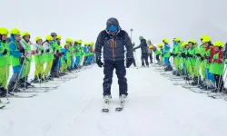 Bursa'da öğrencilerin kayak keyfi