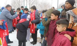 Gaziantep'te çocuklara kar hediyesi