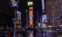 Gençlerin sosyal yaşamları globalleştiğinde: WePlay, Times Meydanı'nı aydınlatıyor