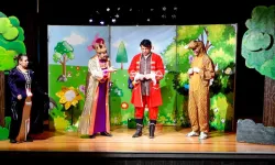 İzmir Bornova'da yarıyıl tatili tiyatroyla şenleniyor