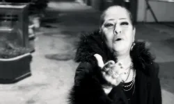 Yeliz'den Bağdat Caddesi'nde sokak konseri