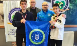 Bursa Büyükşehir Belediyesporlu satranççılar yine kürsüde