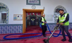Bursa camilerinde Ramazan temizliği