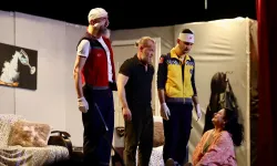 Bursa Gemlik'te '9 Canlı' ayakta alkışlandı