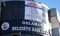 Dalaman Belediyesi mali tablolarını pankartla açıkladı