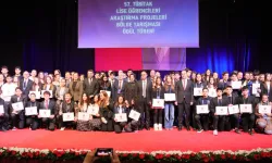 Genç araştırmacılar TÜBİTAK İzmir Bölge Yarışması'nda ödüllendirildi