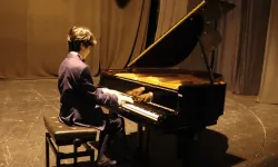 İstanbul Maltepe'de genç piyanist Tolga Bilget sahne aldı