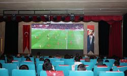 Milli Maç Heyecanı Osmangazi’de Dev Ekranda Yaşandı