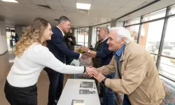 Başkan Tugay İzmir'de huzurevi sakinleriyle bayramlaştı