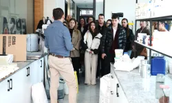 Bursa Osmangazi'de girişimci adayı öğrenciler işi mutfağında öğreniyor