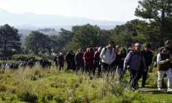 İzmir'de gençler baharı doğayla karşıladı