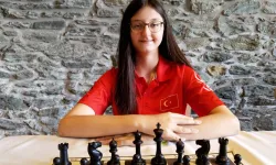 Kraliçeler Online Satranç Festivali'nde yarı finalde Bursalı bir isim