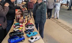 Mustafa Yalçın'dan Antika Pazarı'na büyük ilgi