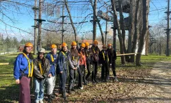 Sakaryalı gençler Macera Park'ta kamp deneyimi yaşadı