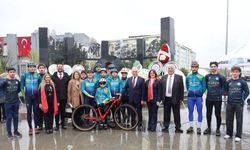 Bursa Nilüfer, 23 Nisan’ı Cumhuriyet Meydanı’nda kutladı