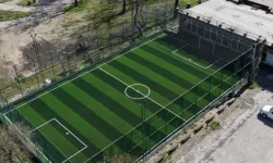 Balıkesir'de mahalleler yeni halı sahalara kavuştu