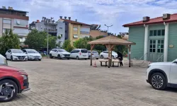 Kepez Cahit Zarifoğlu Kütüphane otoparkı akşamcı meskeni oldu