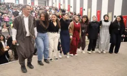 Üniversitede sıra gecesi coşkusu