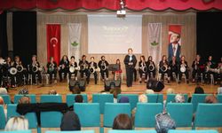 Bursa Osmangazi’de Anneler ve Kızları Aynı Sahnede Ritim Tuttu