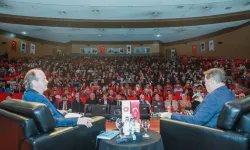 Ankara Keçiören'de Ahmet Özhan konser ve söyleşisine yoğun ilgi