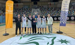 Çayırova Belediyesi'nin genç basketbolcuları Kocaeli şampiyonu