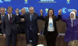 CHP'li iki belediyeden AK Parti'ye katılım... Rozetlerini Erdoğan taktı