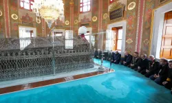 Fatih Sultan Mehmet vefatının 545. yılında kabri başında anıldı
