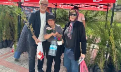 Kocaeli İzmit'te mezarlıklarda fide dağıtıldı