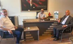 Artvin Ticaret Borsası Heyeti'nden görme engelli üyelerine anlamlı ziyaret