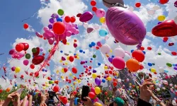 Beylikdüzü'nde umut balonları Almira için gökyüzünde