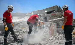 Enkazda nefes alacak zaman yok