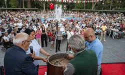 İzmir Bornova'da 3500 kişilik aşure sofrası kuruldu