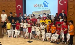 LÖSEV Bursa'da minik yürekler karne heyecanını paylaştı