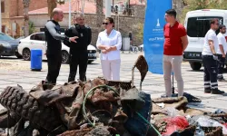 Yeni Foça'da ibretlik sergi! Denizden çıkanlar şaşırttı