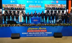 Adıyaman'da 4 bin 905 sosyal konut için kura çekildi... Yeni kent meydanı açıldı