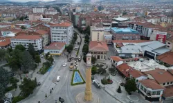 Çorum'da Gazi Caddesi'nde gece asfalt çalışması